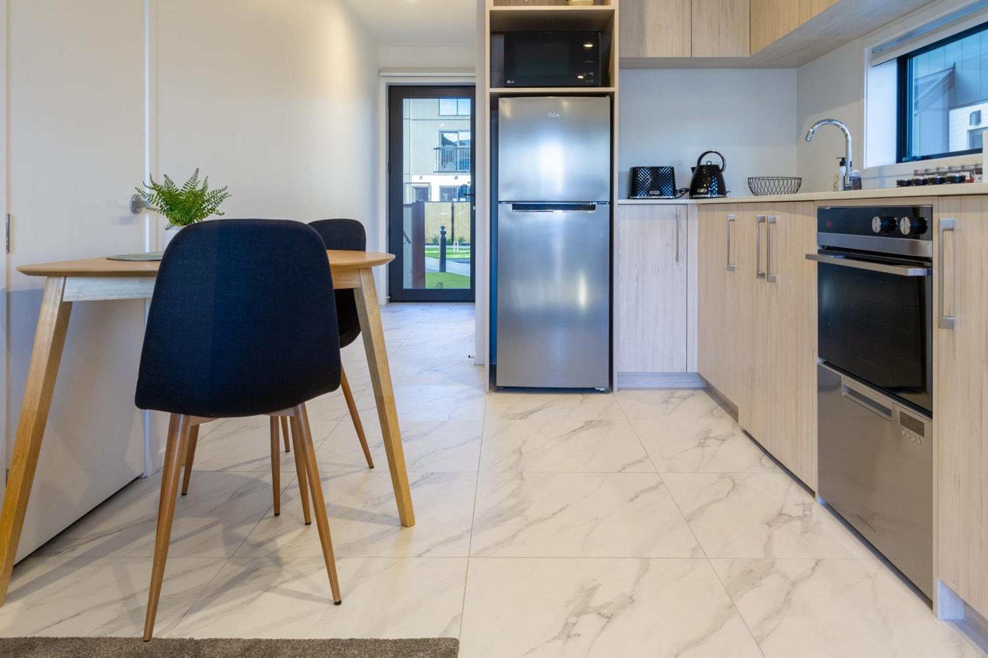 Single Level Studio Escape On Wilmer St - Central ไครสต์เชิร์ช ภายนอก รูปภาพ