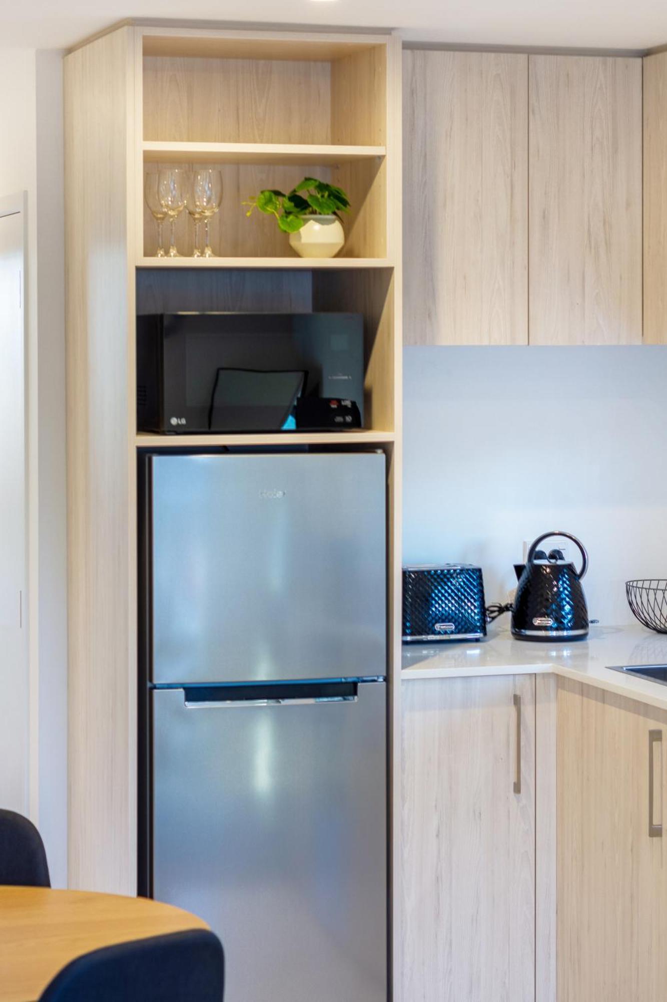 Single Level Studio Escape On Wilmer St - Central ไครสต์เชิร์ช ภายนอก รูปภาพ
